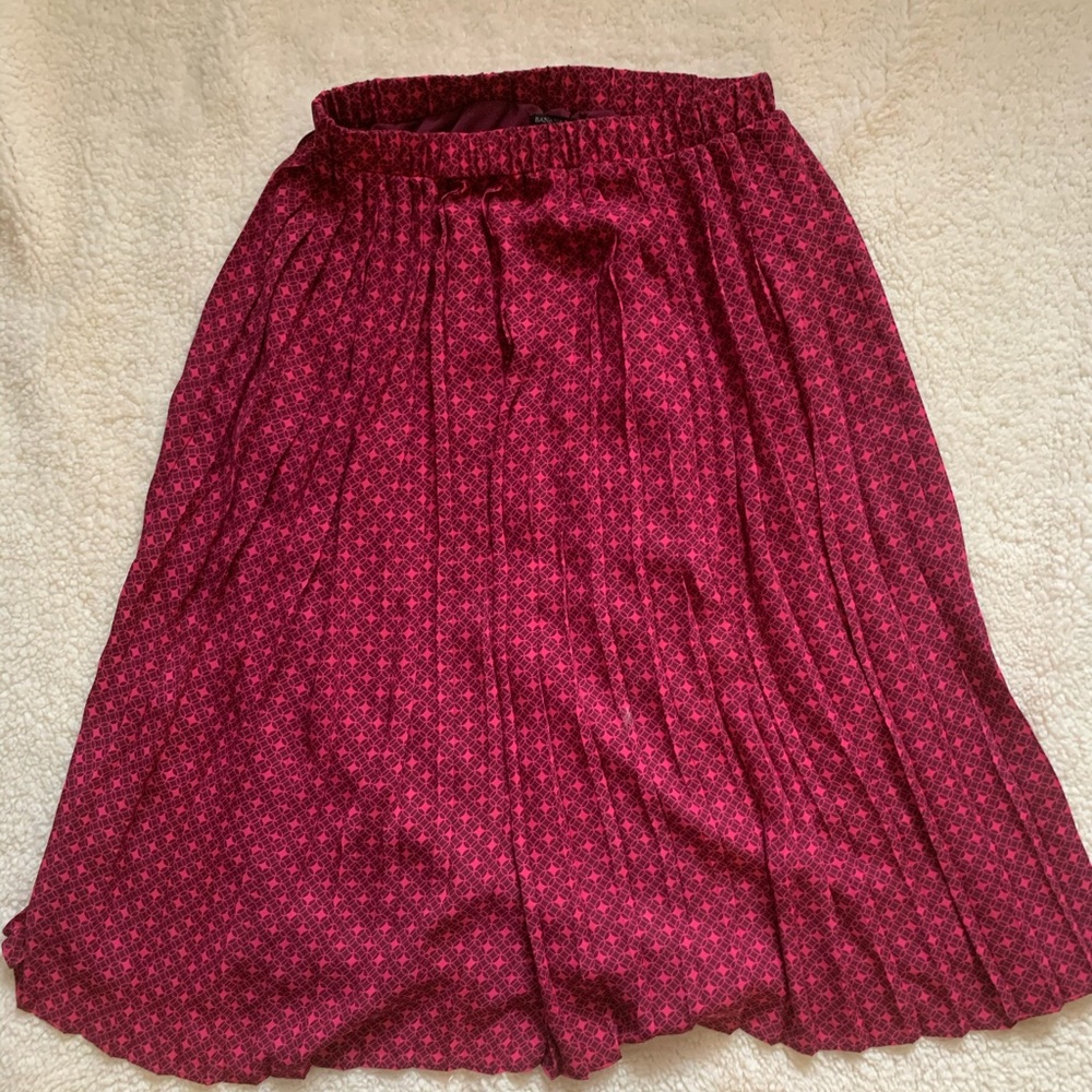 Banana Republic Pleated Skirt, Size S